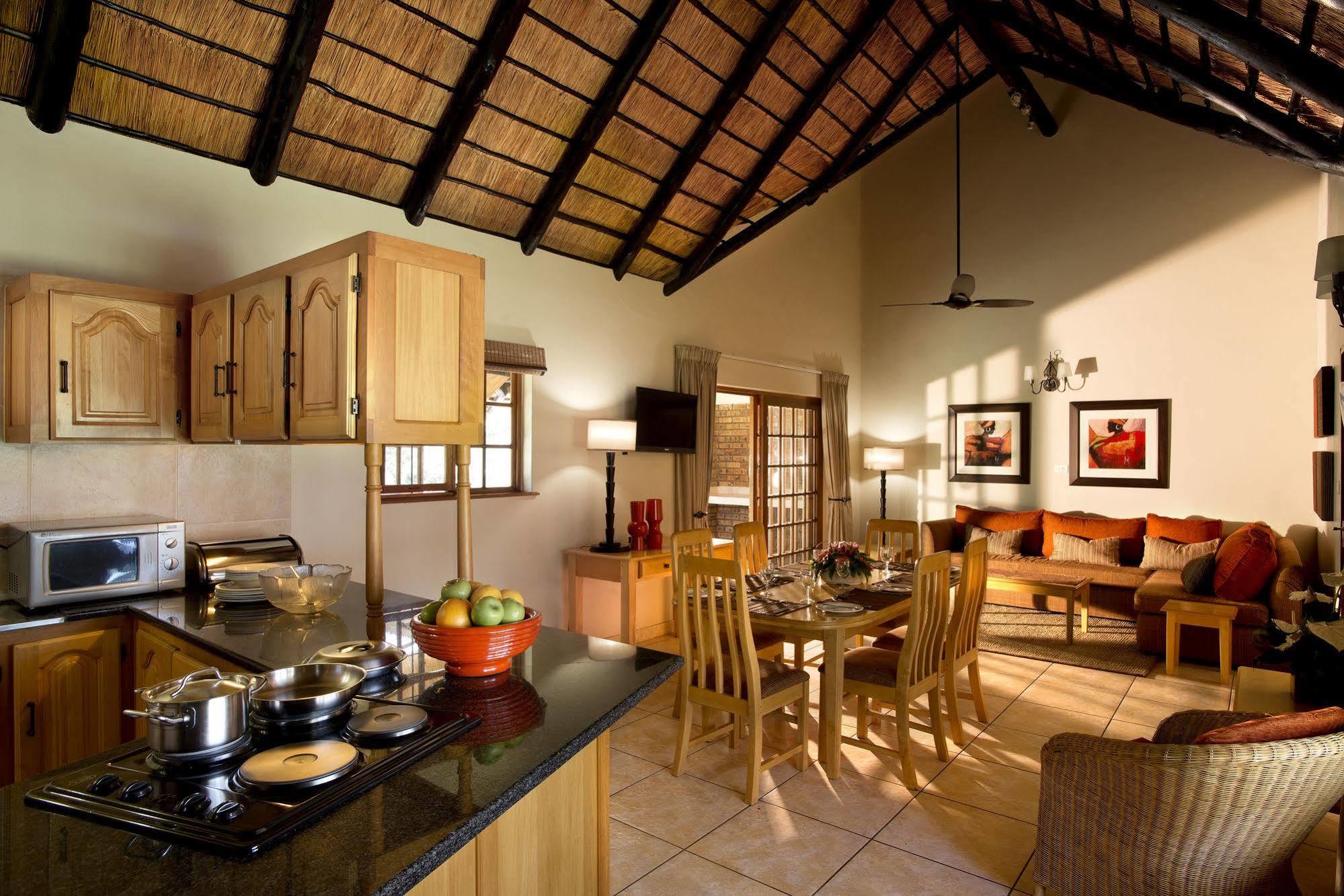 Kruger Park Lodge Хейзивю Екстериор снимка