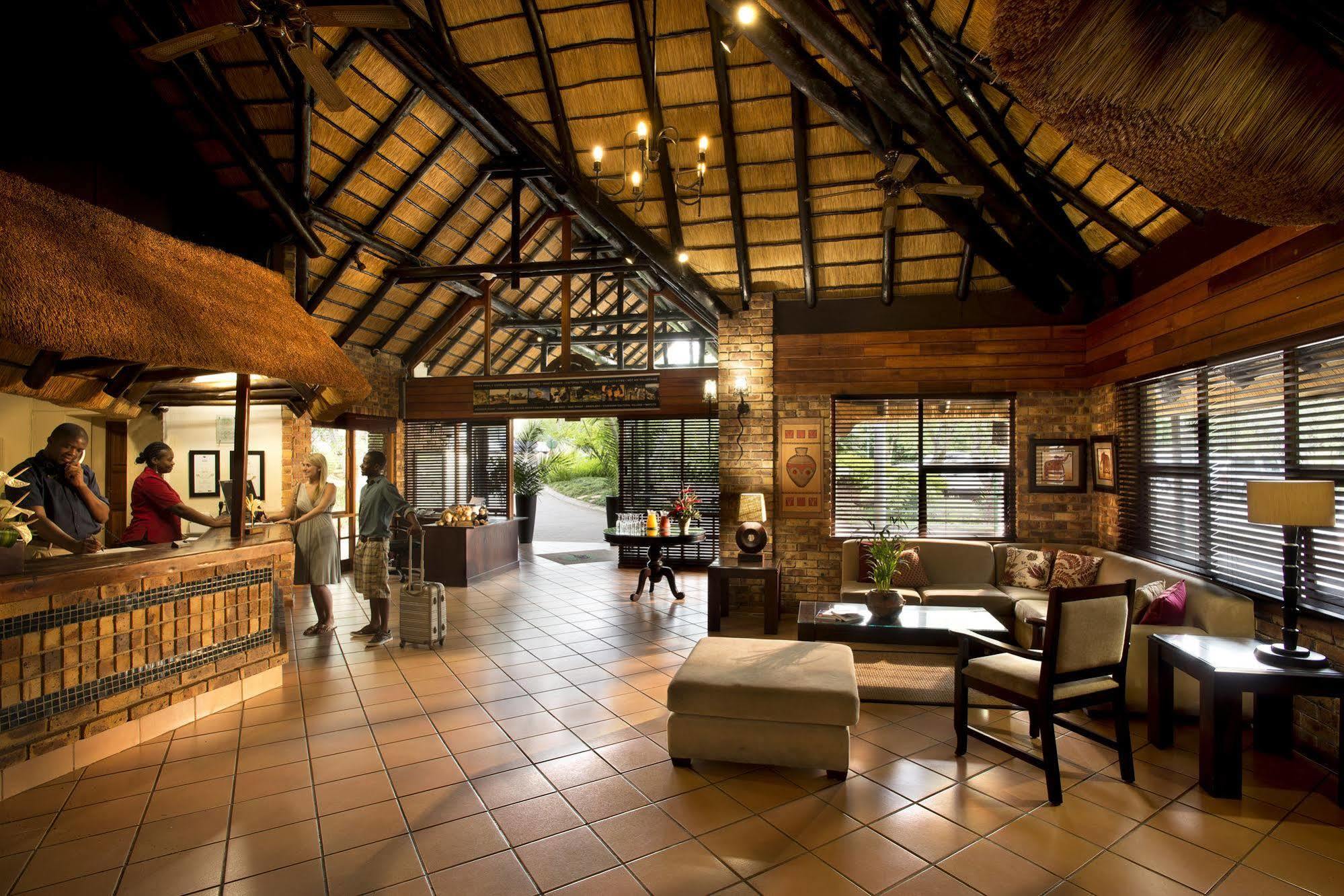 Kruger Park Lodge Хейзивю Екстериор снимка